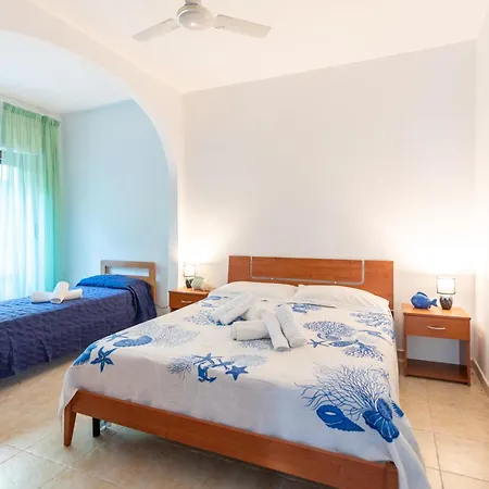 Casa - La Baia Incantata Feriehus Caminia