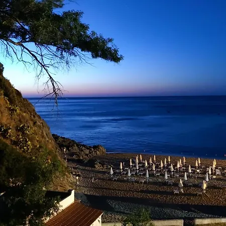 Casa - La Baia Incantata Feriehus Caminia